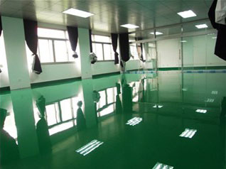 如何避免環(huán)氧地坪漆施工后出現(xiàn)色差？