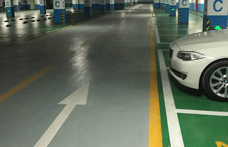 停車庫(kù)環(huán)氧地坪樹(shù)脂地坪漆使用中要注意什么？
