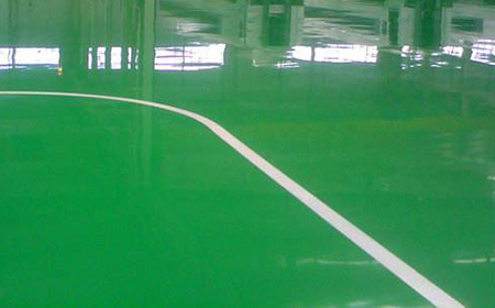 環氧地坪漆和環氧自流平地坪有什么差異？